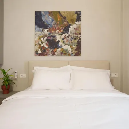 Ee Homes - Curated Design, Tub Skyline Views