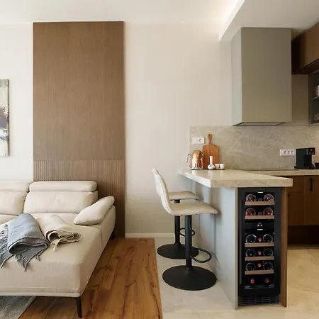 Ee Homes - Curated Design, Tub Skyline Views Tirana