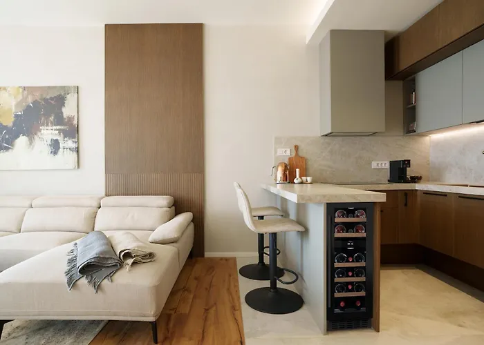 Ee Homes - Curated Design, Tub Skyline Views Tirana