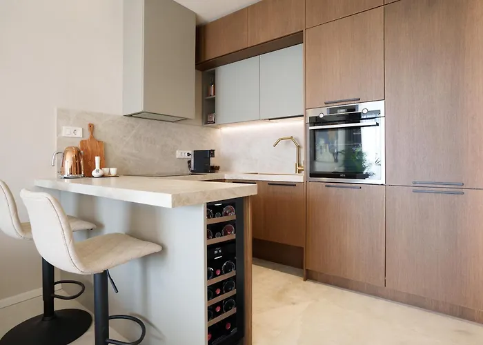 Apartamento Ee Homes - Curated Design, Tub Skyline Views Tirana