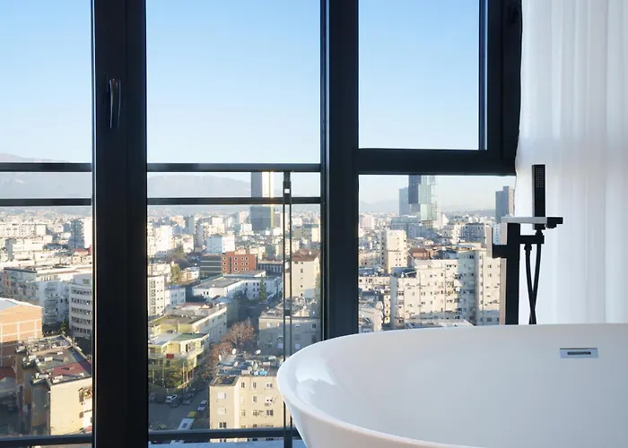 Ee Homes - Curated Design, Tub Skyline Views