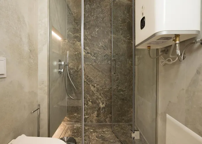 Ee Homes - Curated Design, Tub Skyline Views Tirana