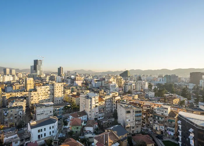 Ee Homes - Curated Design, Tub Skyline Views