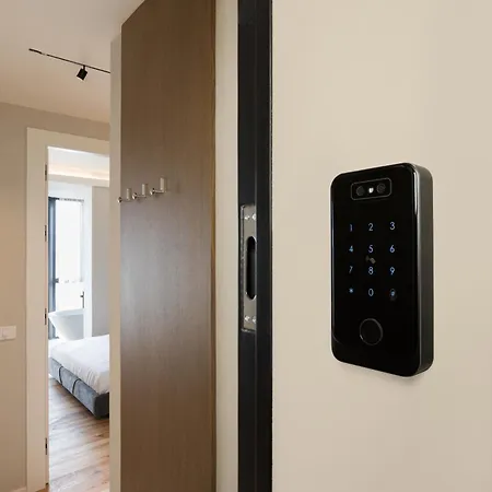 Ee Homes - Curated Design, Tub Skyline Views Apartament *