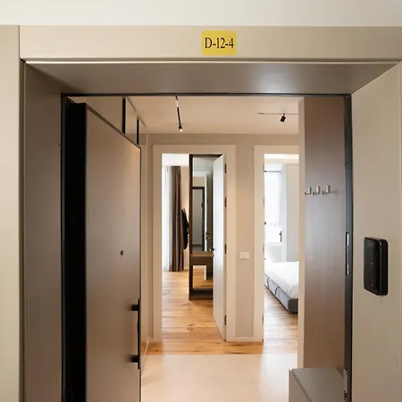 Ee Homes - Curated Design, Tub Skyline Views *